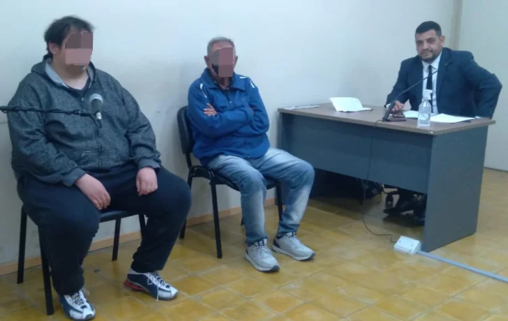 Dijo que su papá la violó y prostituyó, y que su hermano la manoseó, pero no se probó