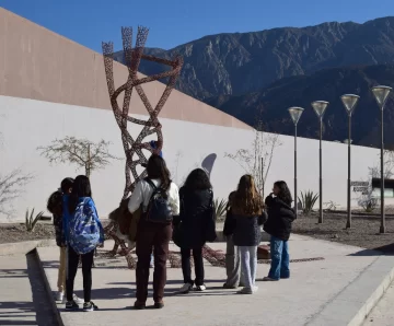 DCC230925-003F07-728x603