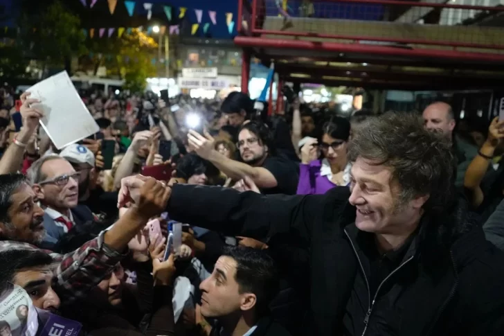 Milei planea ir a más de diez provincias en modo electoral