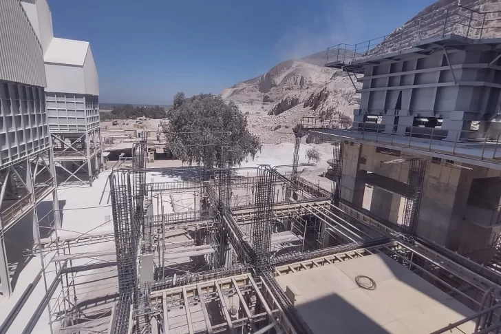 DCC300925-008F02-728x485