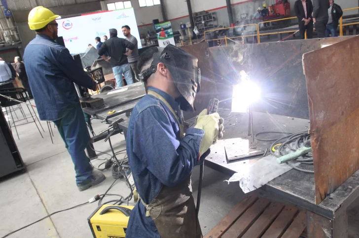 DCC300925-008F03-728x484