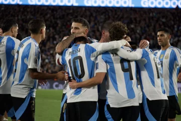 VIDEO: la sutileza con la que Messi abrió el marcador en una noche muy especial para él