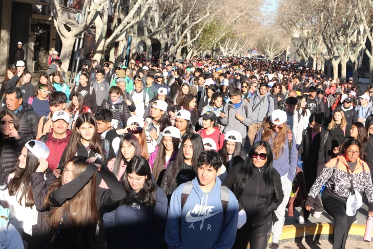La fe creció: con más de 3.000 participantes arrancó la peregrinación de jóvenes a Ceferino Namuncurá