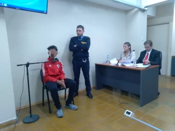 Tres meses de prisión preventiva para un estudiante secundario por compartir cinco videos con pornografía infantil Tres meses de prisión preventiva para un estudiante secundario por compartir cinco videos con pornografía infantil