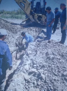 Pasaron a juicio el caso del empleado que usó una máquina, empleados y cañería de un municipio para hacer una obra propia Pasaron a juicio el caso del empleado que usó una máquina, empleados y cañería de un municipio para hacer una obra propia