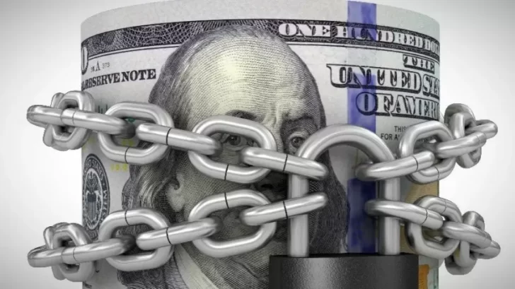 Plaza cambiaria se reacomoda al cepo contra la especulación