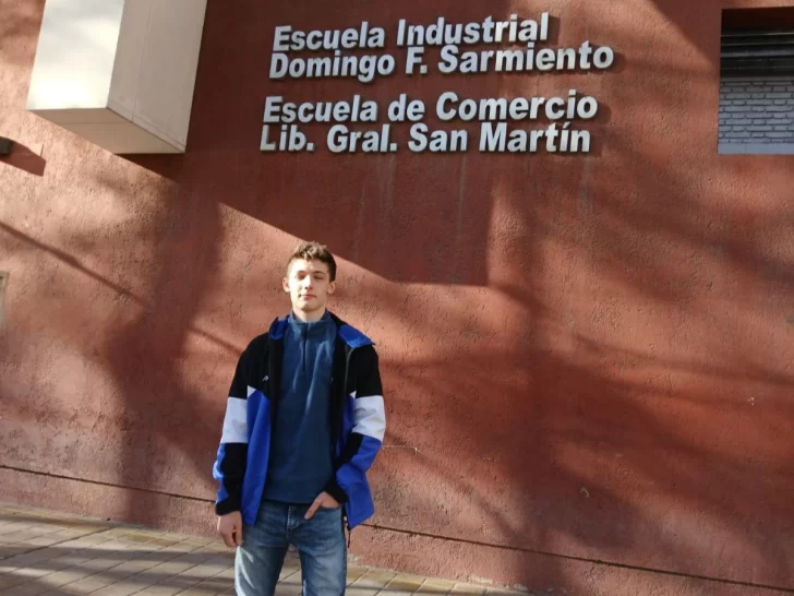 El Instituto Balseiro premió a un estudiante de la Escuela Industrial El Instituto Balseiro premió a un estudiante de la Escuela Industrial