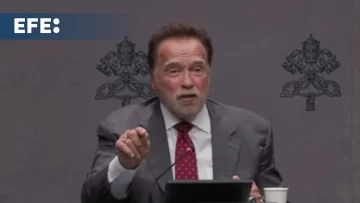 Schwarzenegger visita el Vaticano para impulsar el fin de combustibles fósiles Schwarzenegger visita el Vaticano para impulsar el fin de combustibles fósiles