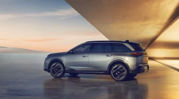 PEUGEOT_E5008_2403STYP_163-728x404