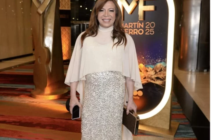 Lizy Tagliani lució un vestido del diseñador sanjuanino Ignacio Fiol en la entrega de los Martín Fierro