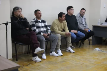 Siguen libres los 5 sospechados de estafar en más de 38 millones de pesos a 18 familias con la venta de lotes Siguen libres los 5 sospechados de estafar en más de 38 millones de pesos a 18 familias con la venta de lotes