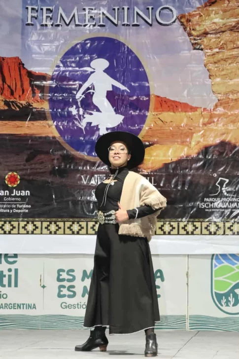 Sub-Campeona-Provincial-de-Malambo-Femenino-Romina-Barrionuevo-485x728