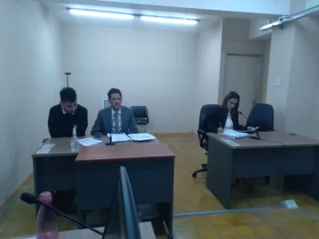 Ordenaron capturar a una pareja caucetera por intentar estafar a un infractor con un teléfono que fue de un juzgado Ordenaron capturar a una pareja caucetera por intentar estafar a un infractor con un teléfono que fue de un juzgado