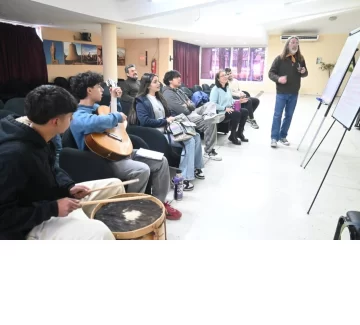 La ‘’Fábrica de Trovadores’’, una iniciativa que avanza con gran aceptación