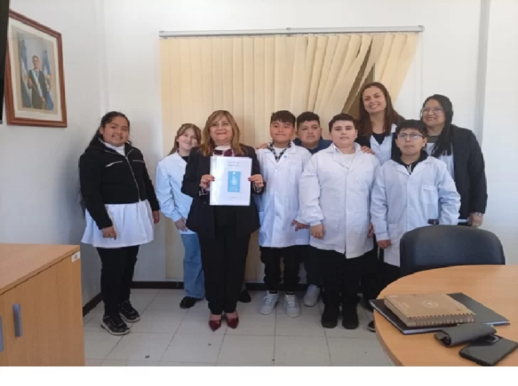 Alumnos impulsan la conciencia sobre el “agua virtual” con un innovador proyecto escolar