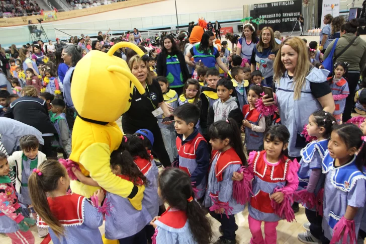 Con personajes infantiles y juegos, cerró la Semana de Educación Inicial