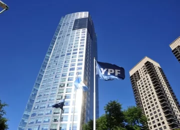 Argentina se presenta en la justicia de EE.UU para evitar entregar las acciones de YPF