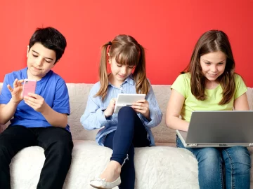 De qué se trata la “adicción a las pantallas”, el peor mal de estos tiempos: cómo prevenirlo, en la mirada de una experta