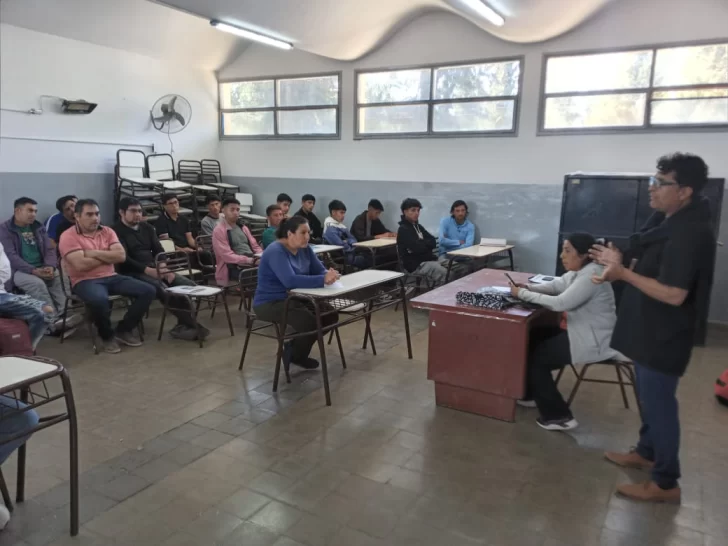 Huaco se suma al Programa ATP con una capacitación en Electricidad Domiciliaria Huaco se suma al Programa ATP con una capacitación en Electricidad Domiciliaria