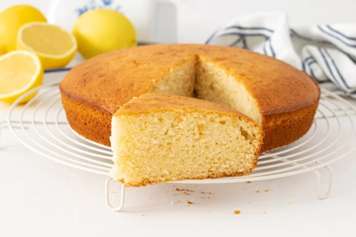 Cómo preparar un bizcochuelo de limón súper esponjoso: receta deliciosa y fácil