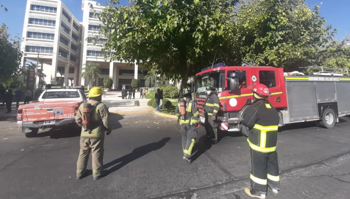 Sin resultado positivo, terminó el rastrillaje en el Centro Cívico: investigan el número desde el que se hizo la llamada Sin resultado positivo, terminó el rastrillaje en el Centro Cívico: investigan el número desde el que se hizo la llamada