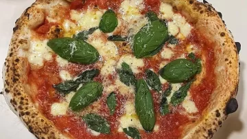 Cuál es la mejor pizzería del mundo y en qué puesto está un local argentino