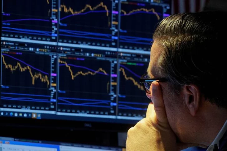 El riesgo país cerca de los 1.000 puntos pone en jaque los planes del Gobierno