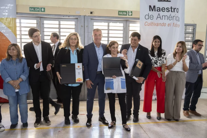 Maestros de grado de Jáchal e Iglesia recibieron sus notebooks: 244 máquinas para volcar el aprendizaje en las aulas Maestros de grado de Jáchal e Iglesia recibieron sus notebooks: 244 máquinas para volcar el aprendizaje en las aulas