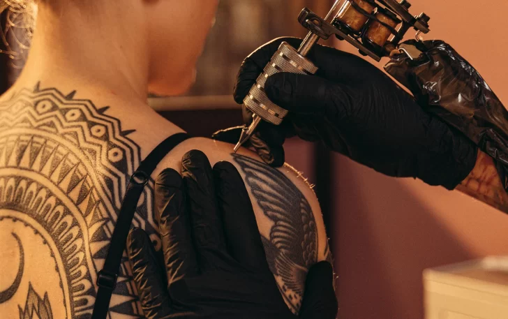 “Oeste Expo Tattoo”: 70 tatuadores desplegando todo su arte en San Juan, en vivo y en directo