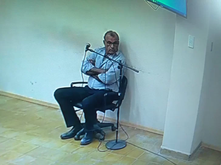 “La escupía, le tiraba cerveza, le pegaba, la denigraba, le destruyó la autoestima”, las crudas acusaciones contra un policía retirado “La escupía, le tiraba cerveza, le pegaba, la denigraba, le destruyó la autoestima”, las crudas acusaciones contra un policía retirado