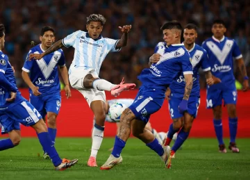 Racing venció a Vélez y se convirtió en el primer semifinalista de la Copa Libertadores Racing venció a Vélez y se convirtió en el primer semifinalista de la Copa Libertadores