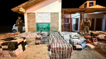 Decomisaron mercadería de contrabando que venía de Chile y tenía un valor de unos 90 millones de pesos Decomisaron mercadería de contrabando que venía de Chile y tenía un valor de unos 90 millones de pesos