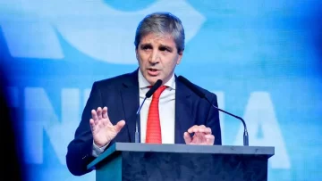 Según Luis Caputo, el Congreso “está tratando de voltear” a Javier Milei