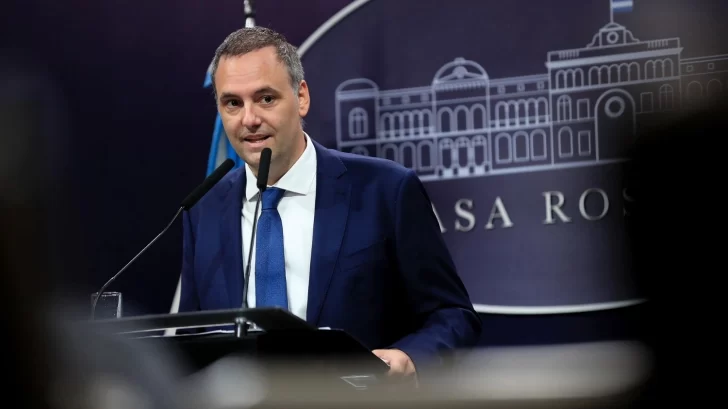 Adorni, sobre un nuevo veto de Milei: “No vamos a entrar en el juego populista en busca de un voto más”