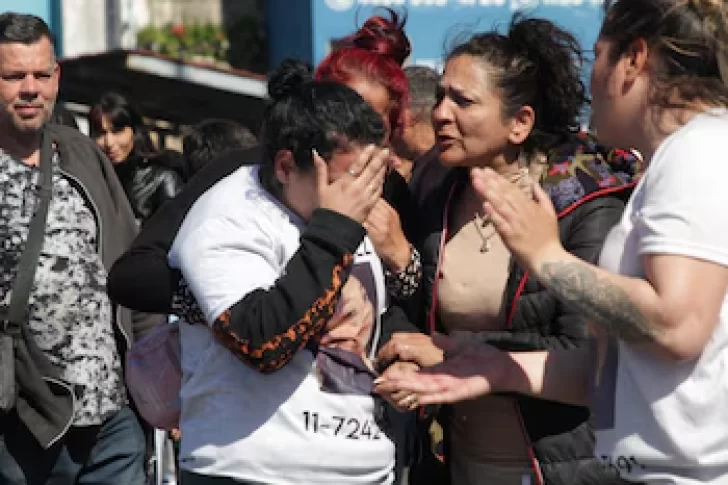 Balearon la casa de Lara, una de las tres chicas asesinadas