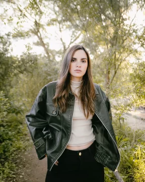 Manu Martínez, la hija de Ciro, viene con su banda para ser soporte de Guasones