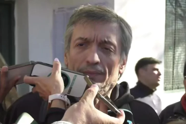 Máximo Kirchner votó en La Plata: “Me preocupa más lo que hace Caputo que lo que hace Karina Milei”