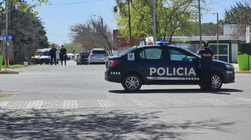 Luego de más de cinco horas de tensión, la menor de 14 años que se atrincheró en la escuela entregó el arma