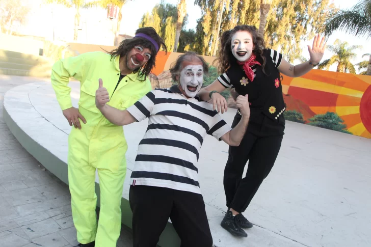 La vuelta de los rostros blancos