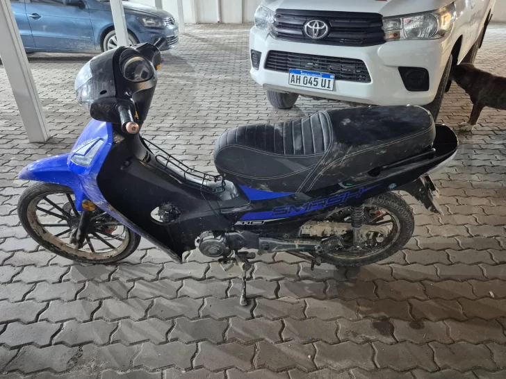 Hallaron una moto, una garrafa y una máquina de soldar al costado de la Ruta 153 en Sarmiento Hallaron una moto, una garrafa y una máquina de soldar al costado de la Ruta 153 en Sarmiento