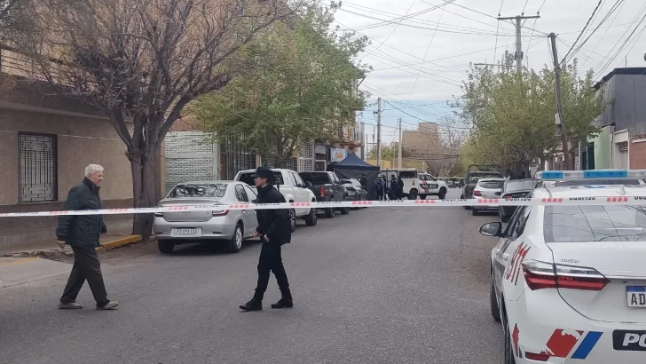 Hallan muerto a un martillero público en su oficina de Capital y sospechan que pudo ser autoagresión Hallan muerto a un martillero público en su oficina de Capital y sospechan que pudo ser autoagresión