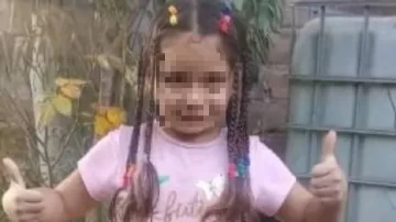 Hallaron a la nena de 5 años que había desaparecido a la salida de una escuela Hallaron a la nena de 5 años que había desaparecido a la salida de una escuela
