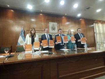 Con el foco en la prevención, Orrego presentó el Plan provincial de salud mental Con el foco en la prevención, Orrego presentó el Plan provincial de salud mental