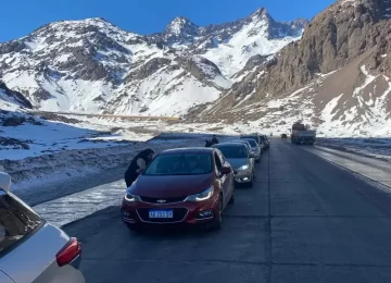 Abrió el paso Cristo Redentor tras un fin de semana con nevadas y pocos turistas chilenos Abrió el paso Cristo Redentor tras un fin de semana con nevadas y pocos turistas chilenos