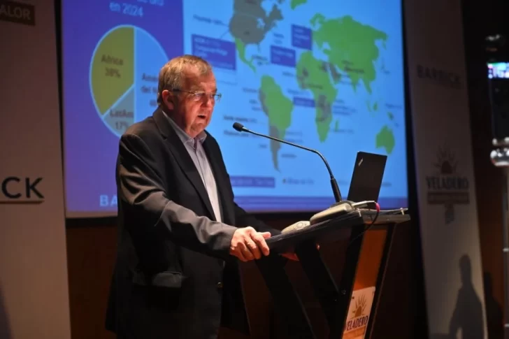 Barrick nombró a Mark Hill como CEO interino tras la salida de Mark Bristow