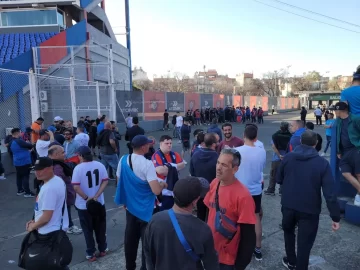 Crisis en Boedo: San Lorenzo quedó acéfalo y la oposición pide que se adelanten las elecciones Crisis en Boedo: San Lorenzo quedó acéfalo y la oposición pide que se adelanten las elecciones