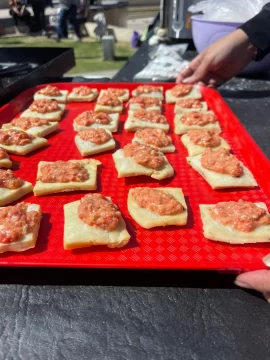 El ‘tomaticán‘ del chef Mauricio Barón llegó al Parque de Mayo