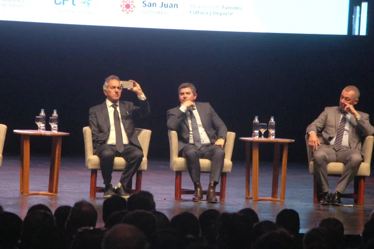 Con más de 1.500 participantes de Uruguay, Brasil, España y Argentina arrancó el Foro Nacional de Turismo San Juan 2025 Con más de 1.500 participantes de Uruguay, Brasil, España y Argentina arrancó el Foro Nacional de Turismo San Juan 2025