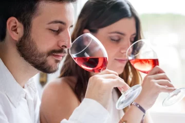 ¿Cómo distinguir entre un buen vino y un mal vino? Los trucos básicos para reconocerlos