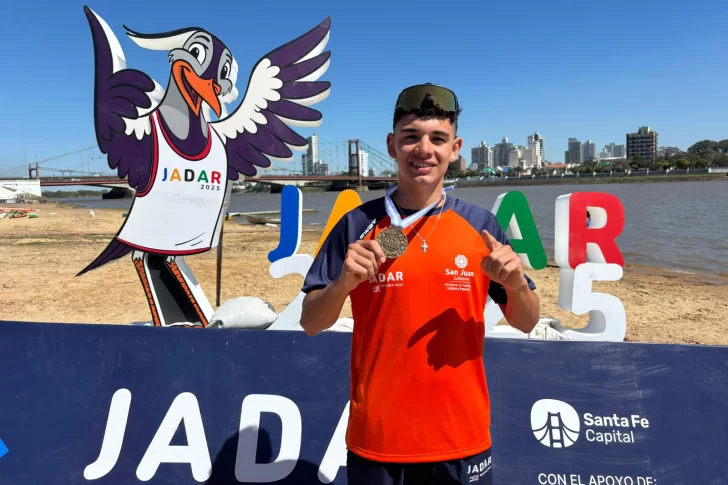 Castañeda y Aguirre se bañaron con Oro